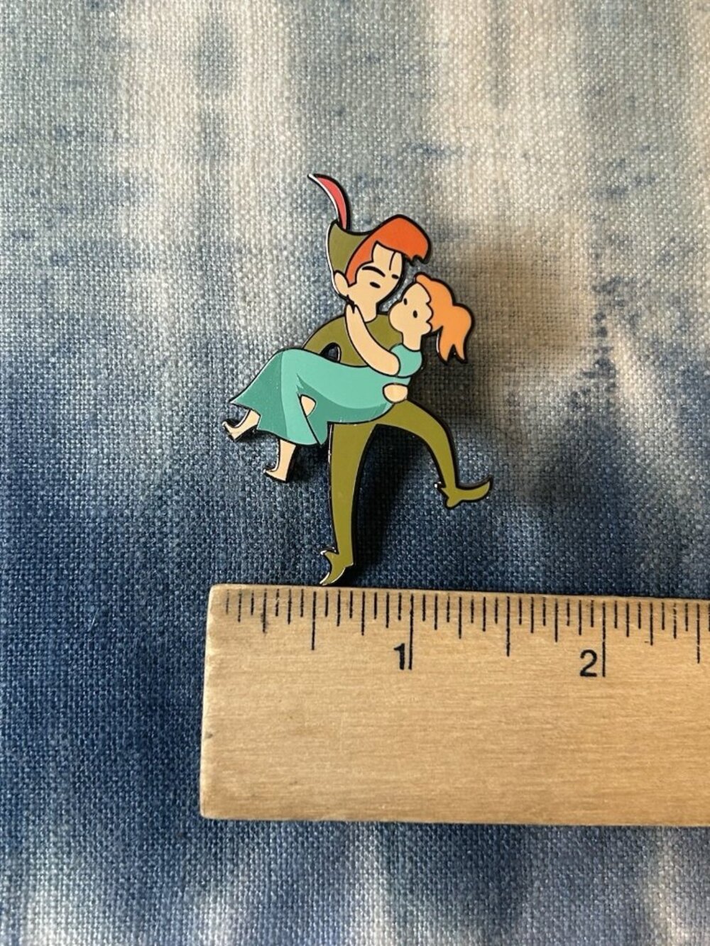 Disney Pin Peter Pan Holding Wendy Neverland Conceptual Art LE # 21940 Trading - Picture 4 of 5